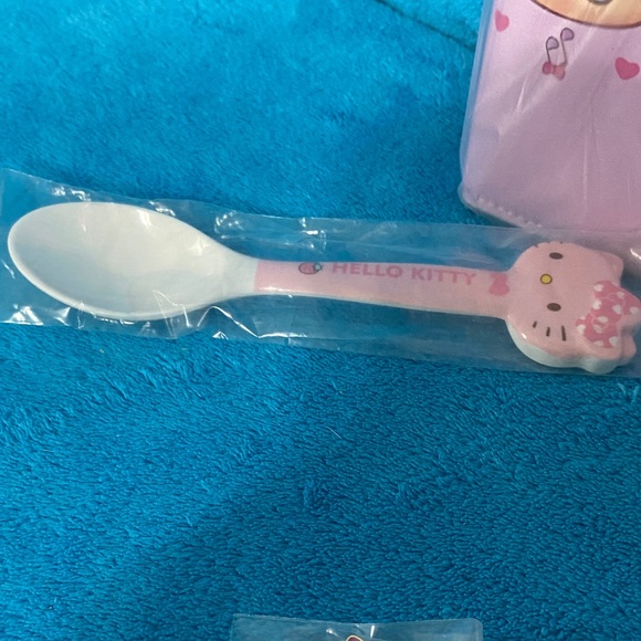 Hello Kitty Bundle - Picture 2 of 10